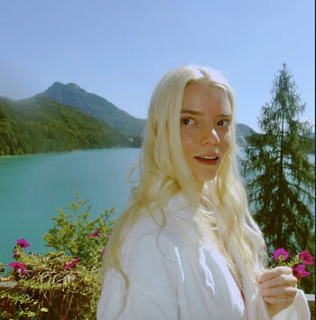 Full leaked Anyataylorjoy private photo