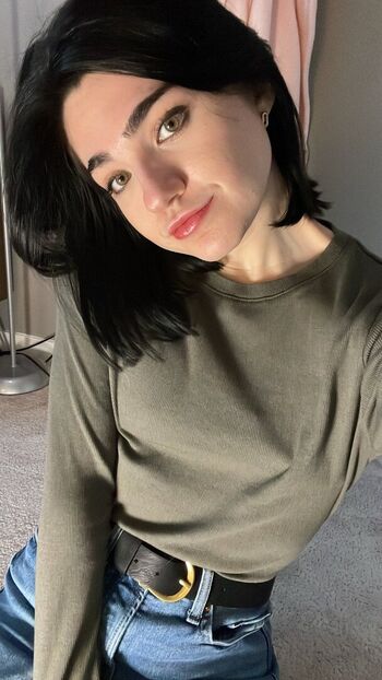 Full leaked Apinky private photo