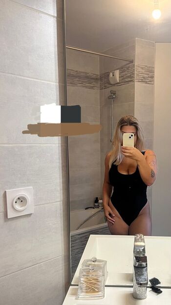 Full leaked Apoline perret private photo