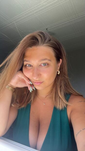 Full leaked Apoline perret private photo