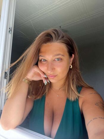 Full leaked Apoline perret private photo