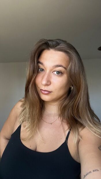 Full leaked Apoline perret private photo