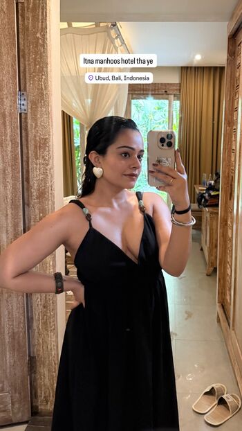 Full leaked Apoorva arora private photo