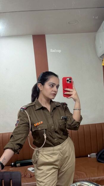 Full leaked Apoorva arora private photo