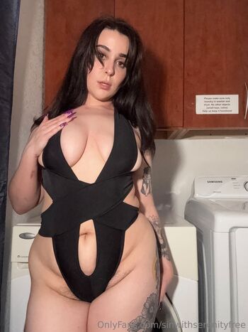 Full leaked Apron bellies private photo