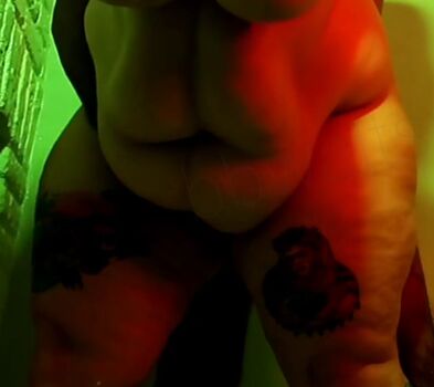 Full leaked Apron bellies private photo