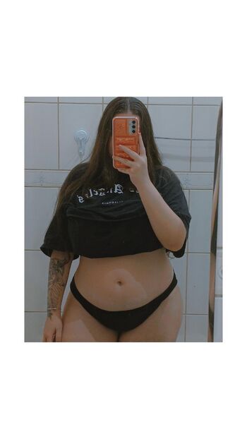 Full leaked Apron bellies private photo