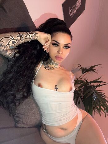 Full leaked Araban private photo