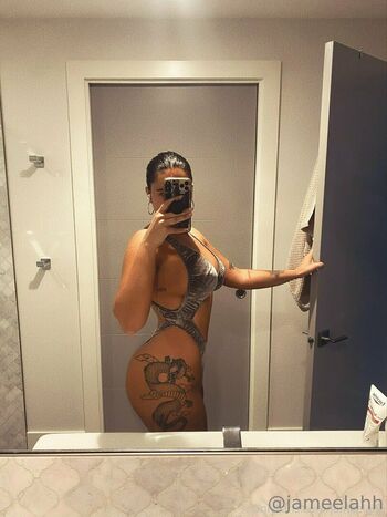 Full leaked Arabic princess page private photo