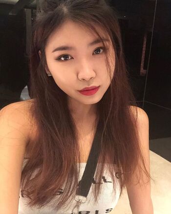 Full leaked Arathehotwife private photo