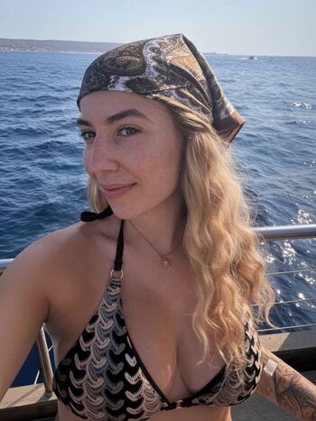 Full leaked Areliann private photo
