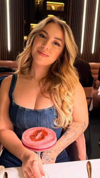 Full leaked Areliann private photo