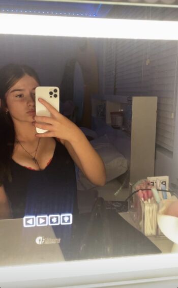 Full leaked Ari corr private photo