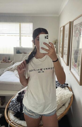 Full leaked Ari corr private photo