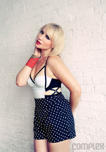 Full leaked Ari graynor page private photo
