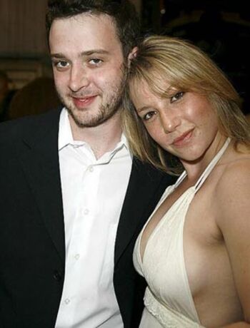 Full leaked Ari graynor private photo