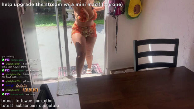 Full leaked Ari v private photo