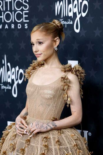 Full leaked Ariana gra private photo