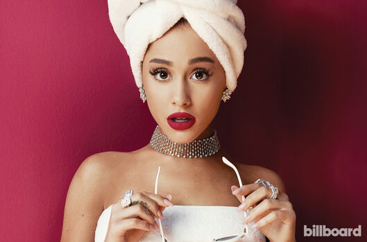 Full leaked Ariana gra private photo