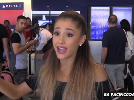 Full leaked Ariana gra private photo