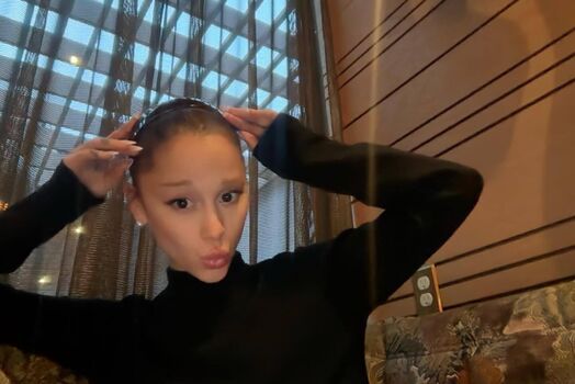 Full leaked Ariana grande page private photo
