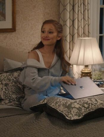 Full leaked Ariana grande private photo