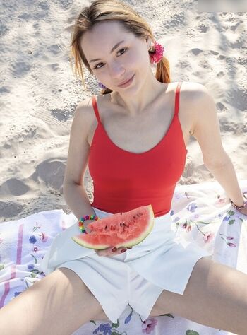 Full leaked Ariana regent private photo