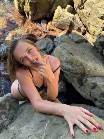 Full leaked Ariel goddess private photo