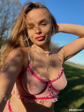 Full leaked Ariel goddess private photo