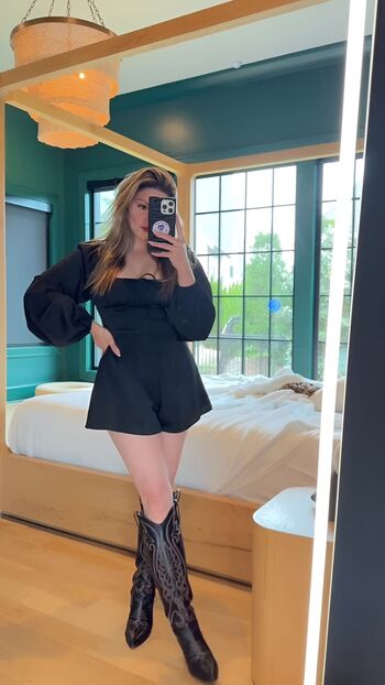 Full leaked Ariel winter private photo