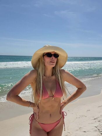 Full leaked Arielle vandenberg private photo