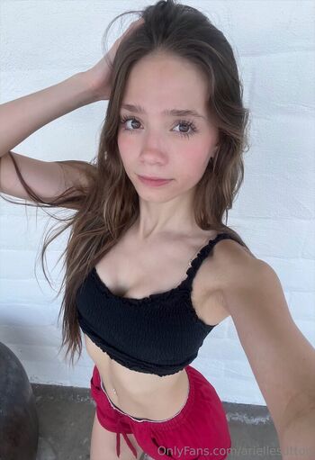 Full leaked Ariellesutton page private photo