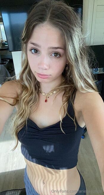 Full leaked Ariellesutton page private photo