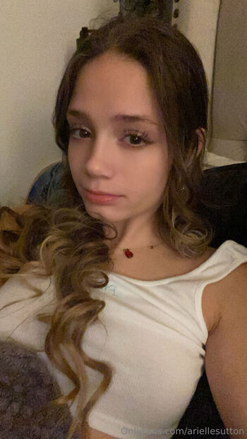 Full leaked Ariellesutton page private photo