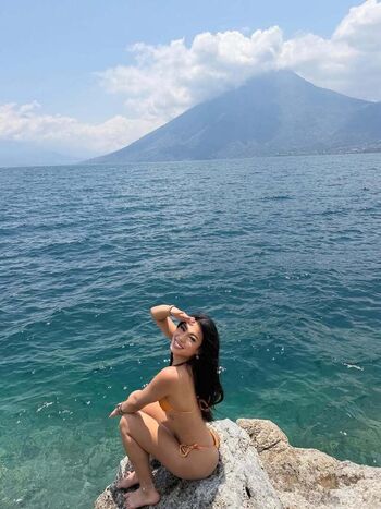 Full leaked Arienne monteclar private photo