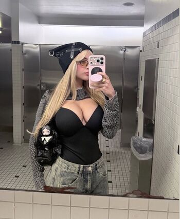 Full leaked Arigameplays private photo