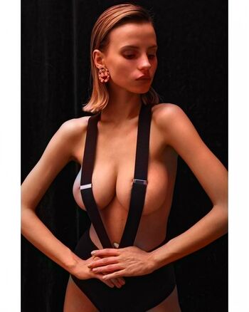 Full leaked Arina private photo