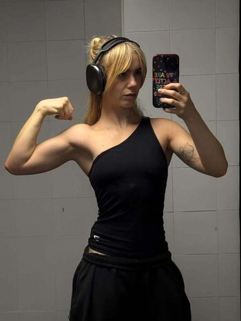 Full leaked Armpit fetish lovers private photo
