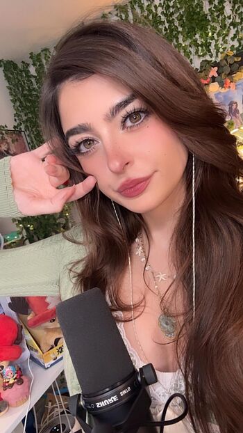 Full leaked Aruuu  page private photo