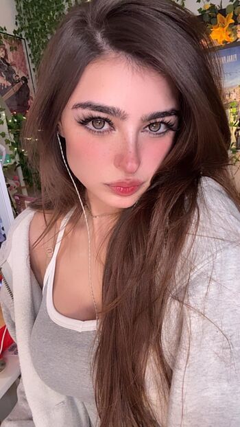 Full leaked Aruuu  page private photo