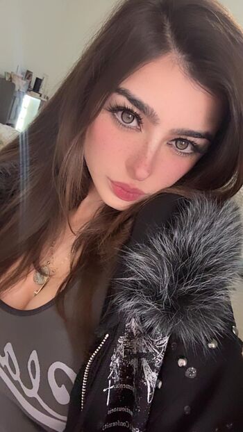Full leaked Aruuu  page private photo