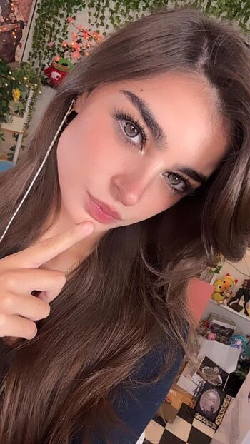 Full leaked Aruuu private photo