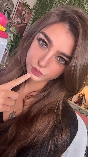 Full leaked Aruuu private photo