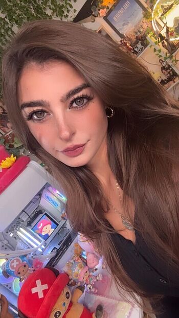 Full leaked Aruuu private photo