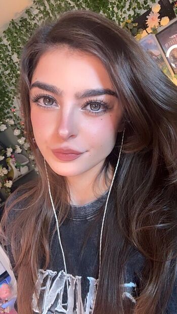 Full leaked Aruuu private photo