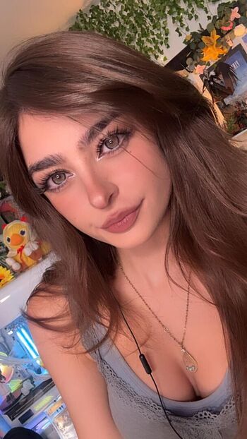 Full leaked Aruuu private photo
