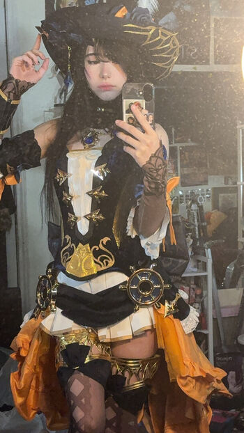 Full leaked Ashisbees page private photo