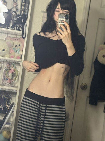 Full leaked Ashisbees page private photo