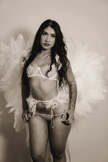 Full leaked Ashley beaomunt private photo