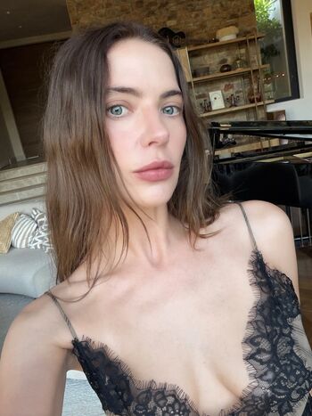 Full leaked Ashley benson private photo